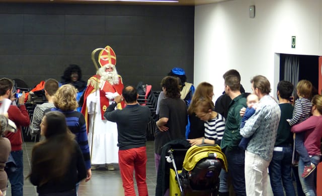 Sinterklaas visita l’EOIBD