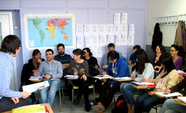 Professora i estudiants